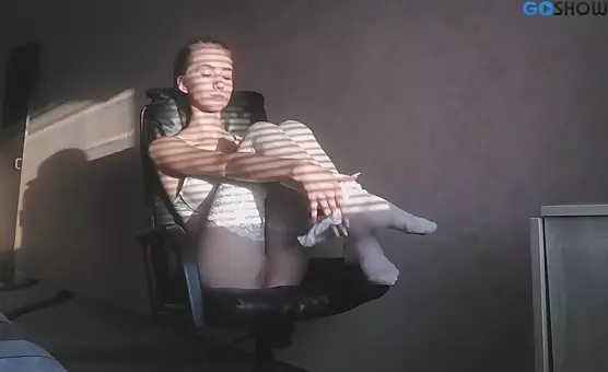 Teasing the Clit on the Chair The Seductive Stockings and Spreading Scene